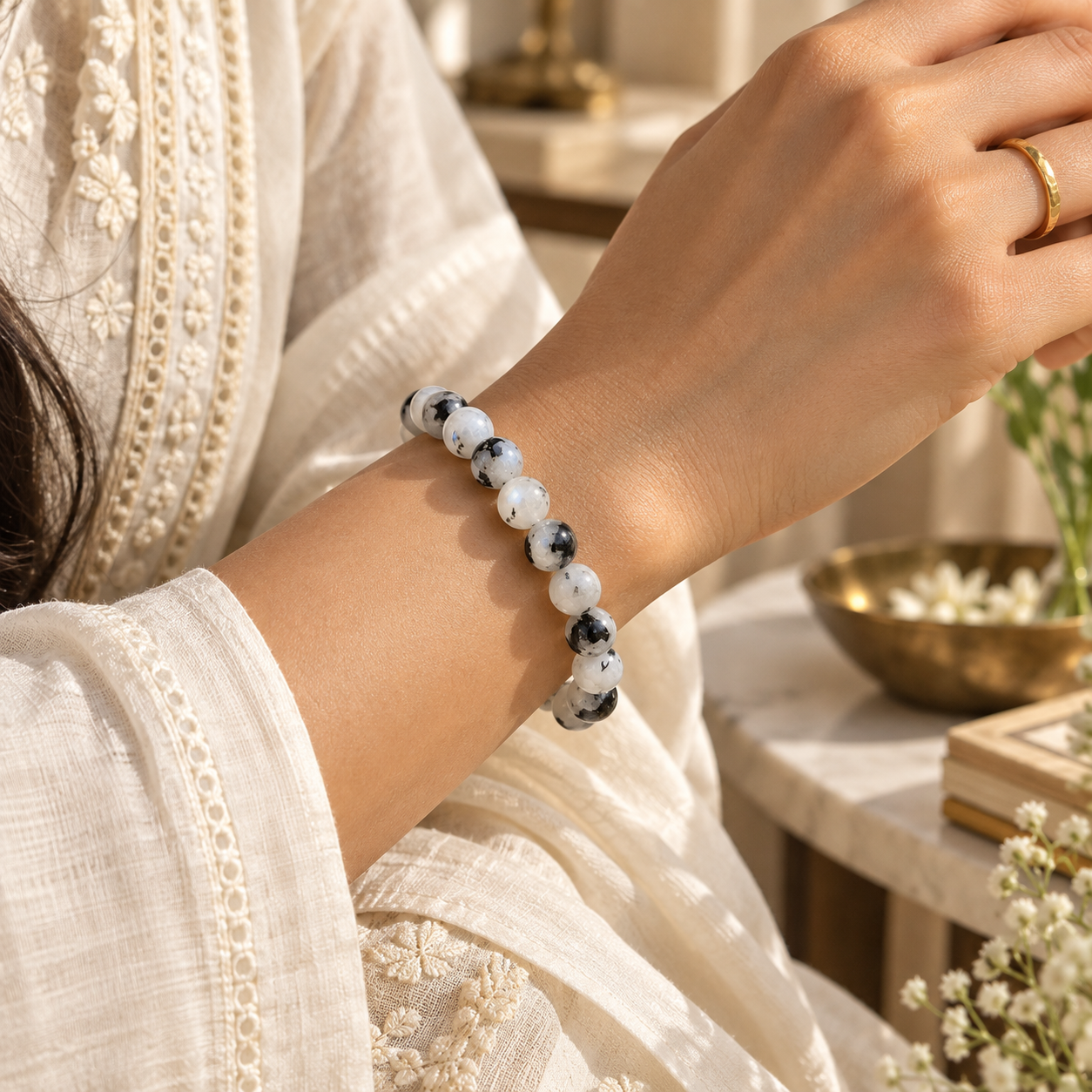 Natural Rainbow Moonstone Bracelet – Intuition, New Beginnings & Inner Glow